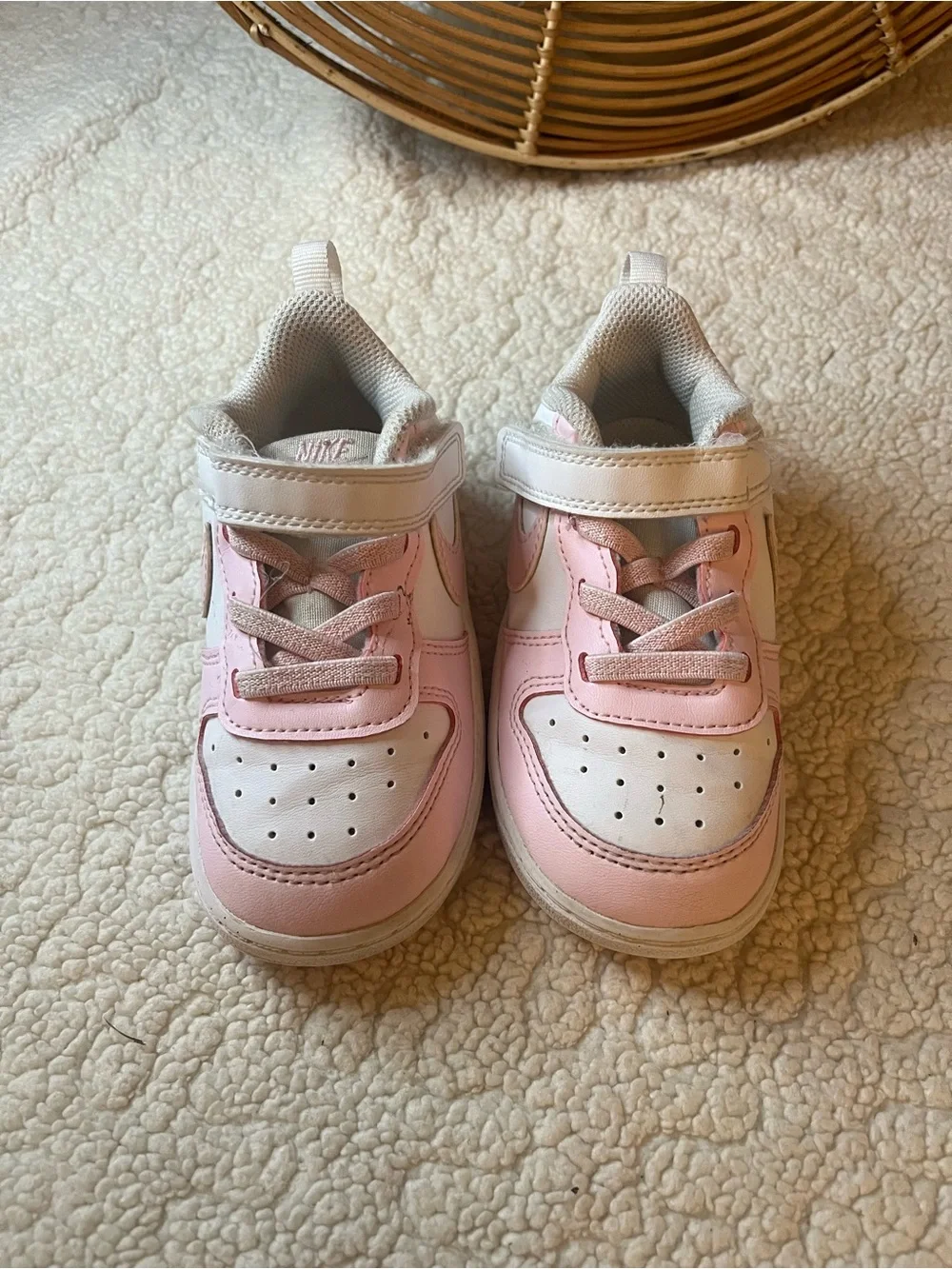 Nike Kids Pink and White Velcro Low-Top Sneakers